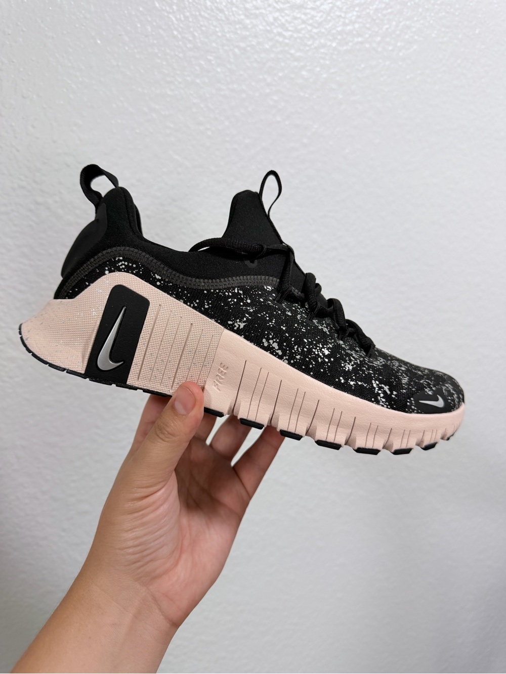 Nike metcon Black and Light Pink Athletic Sneakers